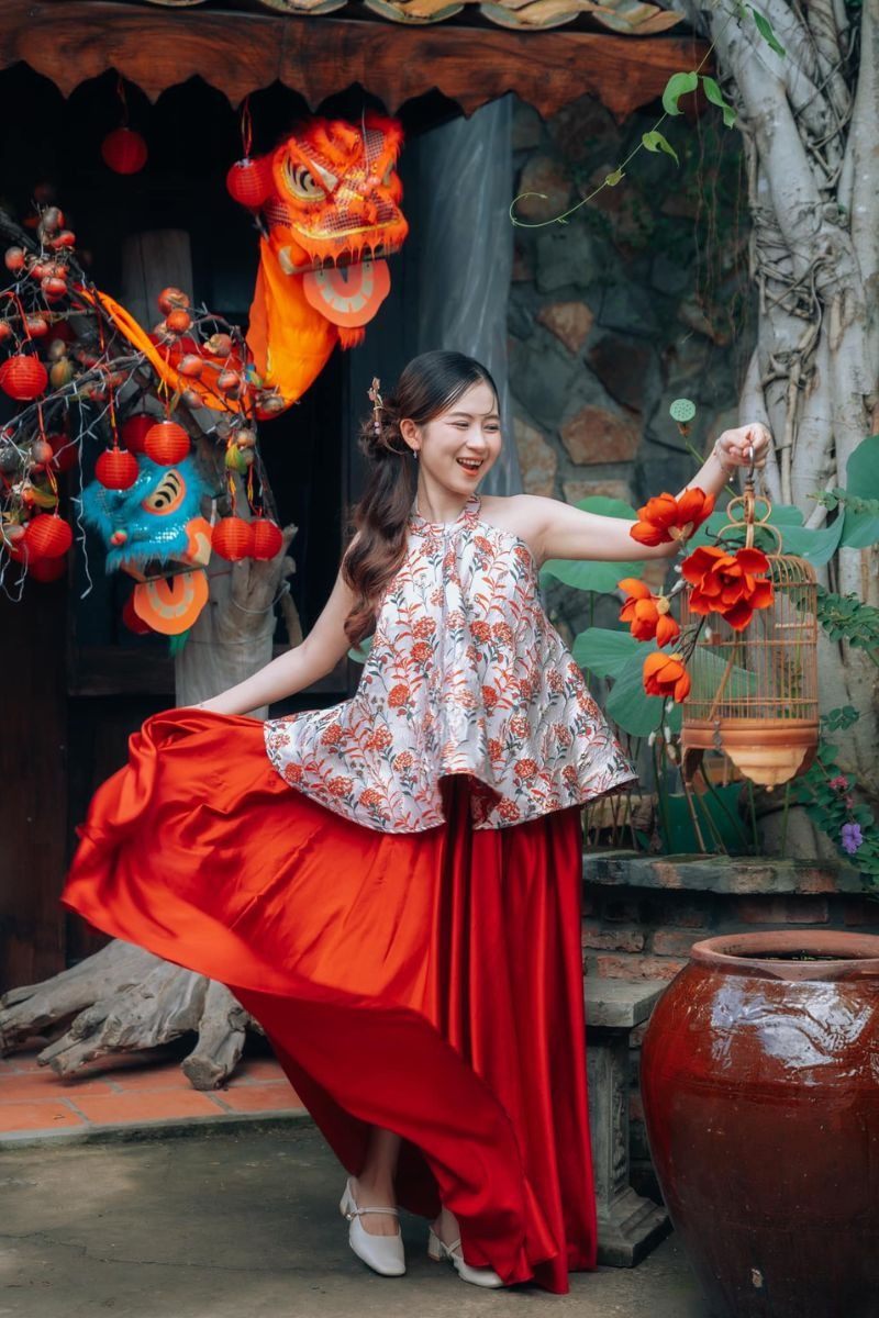 Chụp ảnh trung thu với áo yếm hiện đại
