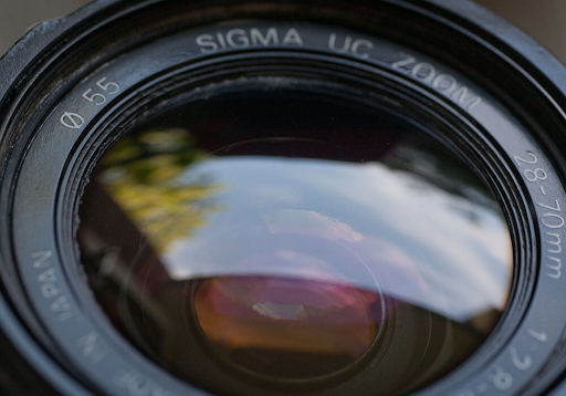 Lens máy ảnh bị xước ảnh hưởng đến chất lượng hình ảnh