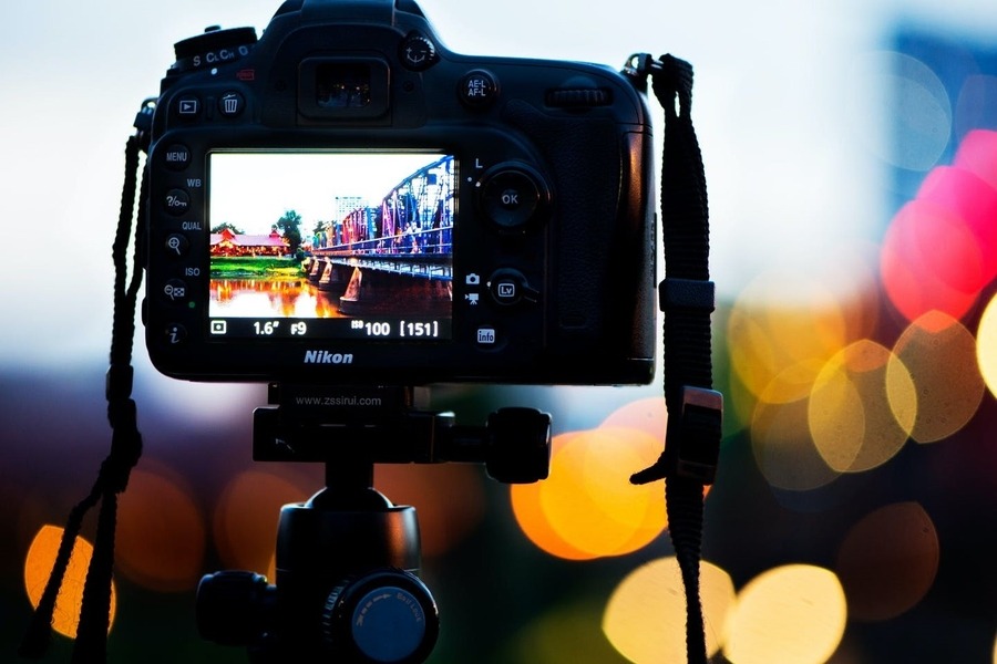 Cơ chế chống rung trên ống kính (Lens Stabilization)