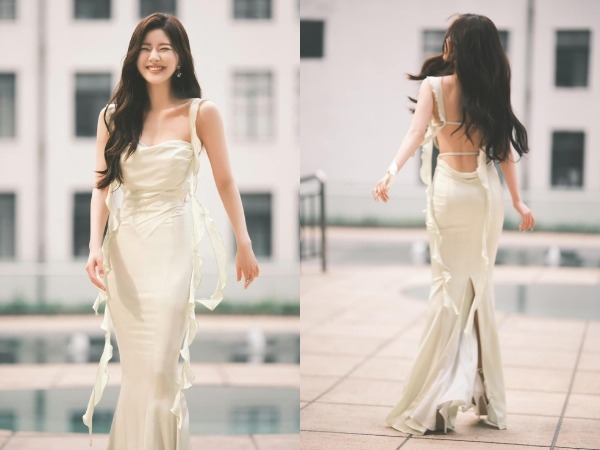 Tạo dáng vừa bước đi nhẹ nhàng trên phố đầy tự nhiên