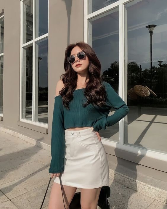 Tạo dáng đứng check góc bốn mươi lăm độ cực thon gọn