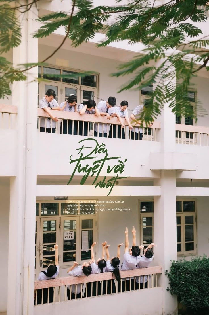 Tạo dáng từ trên cao nhìn xuống