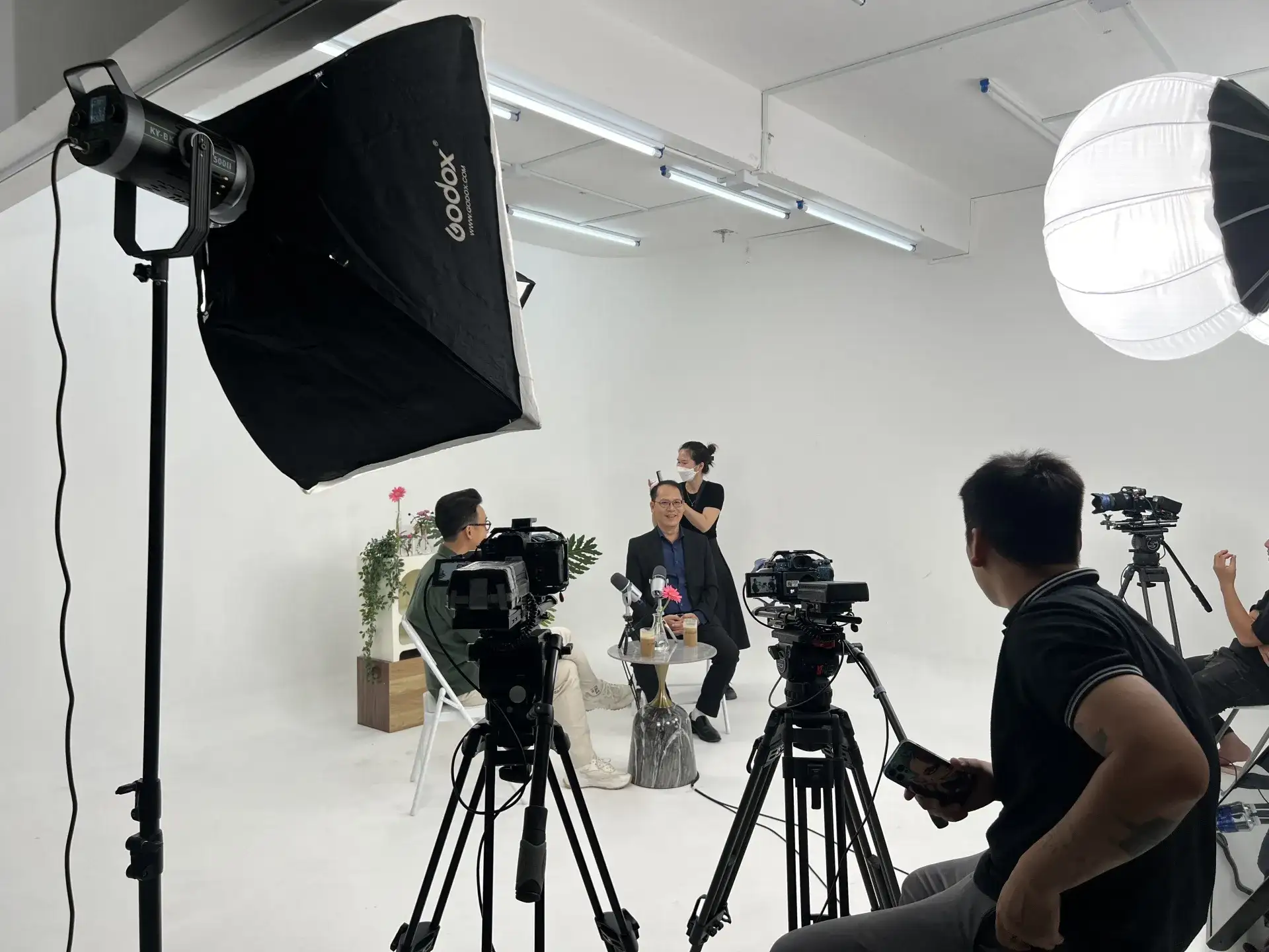 thue-studio-quay-phim.webp