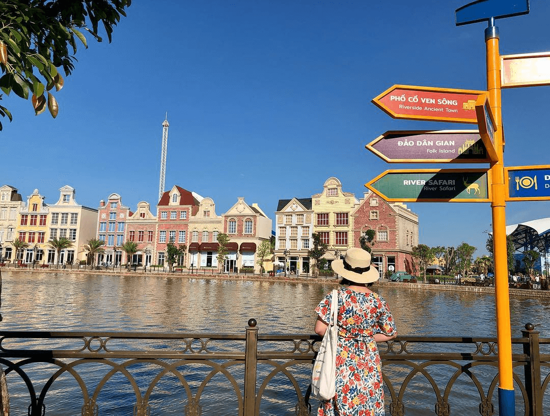 Bến cảng Giao Thoa VinWonders phong cách châu Âu - Địa chỉ Khu VinWonders, Bình Minh, Thăng Bình, Quảng Nam