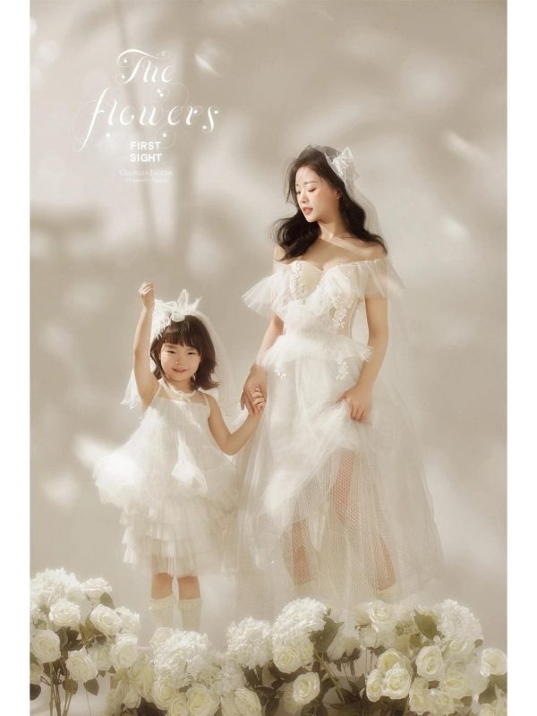 Cách tạo dáng chụp ảnh mẹ con đứng cạnh nhau