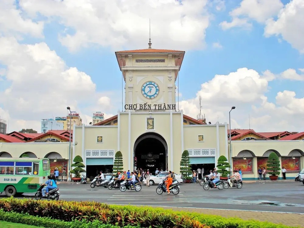 Chợ Bến Thành - địa điểm tham quan Sài Gòn