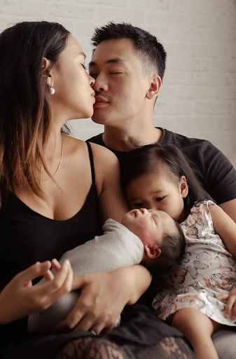 Chụp ảnh newborn cùng cả gia đình