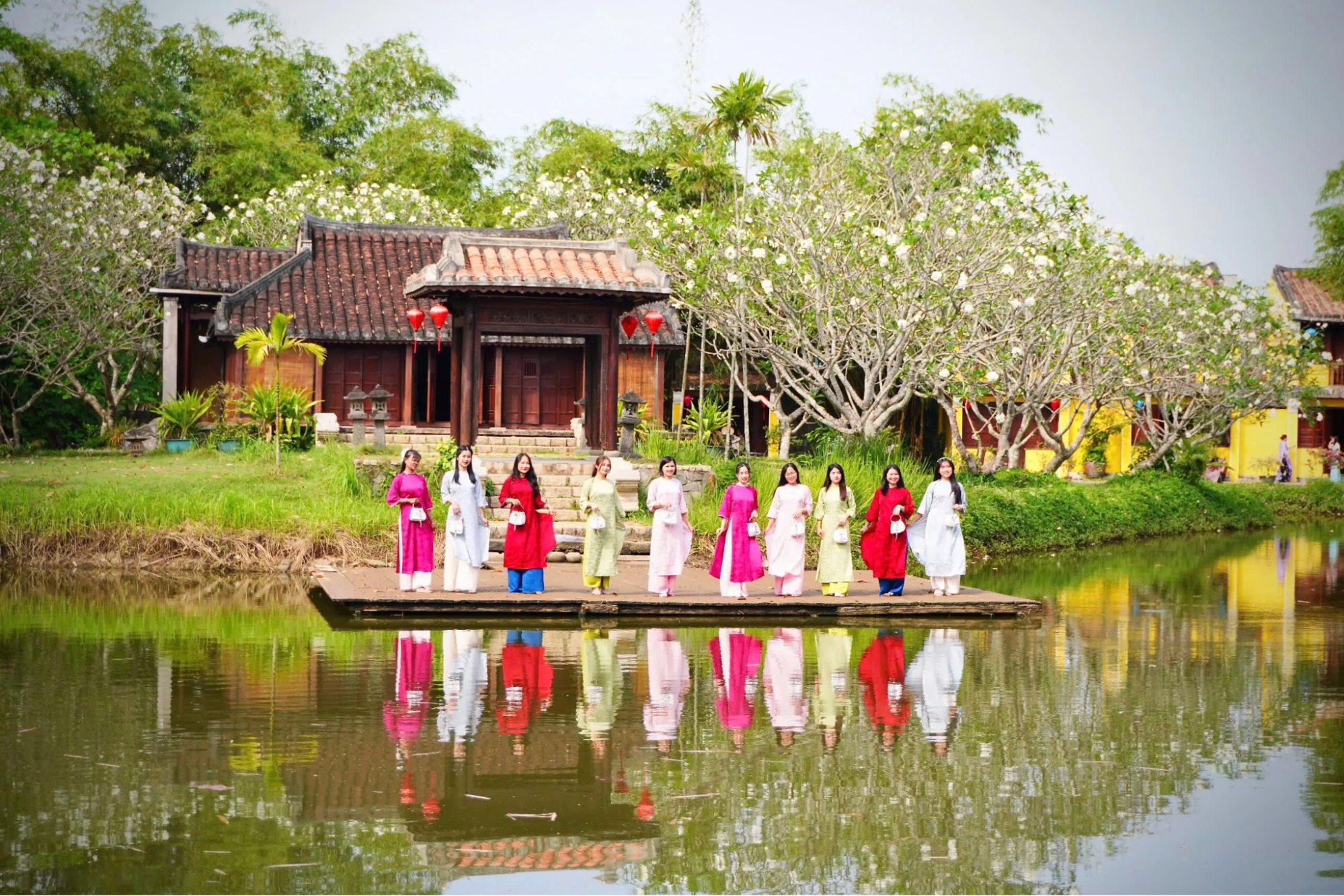 Bỏ túi các thiết bị cần có khi chụp hình cổ trang ở Sài Gòn