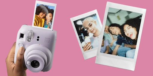 Fujifilm Instax Mini 12 sở hữu thiết kế trẻ trung