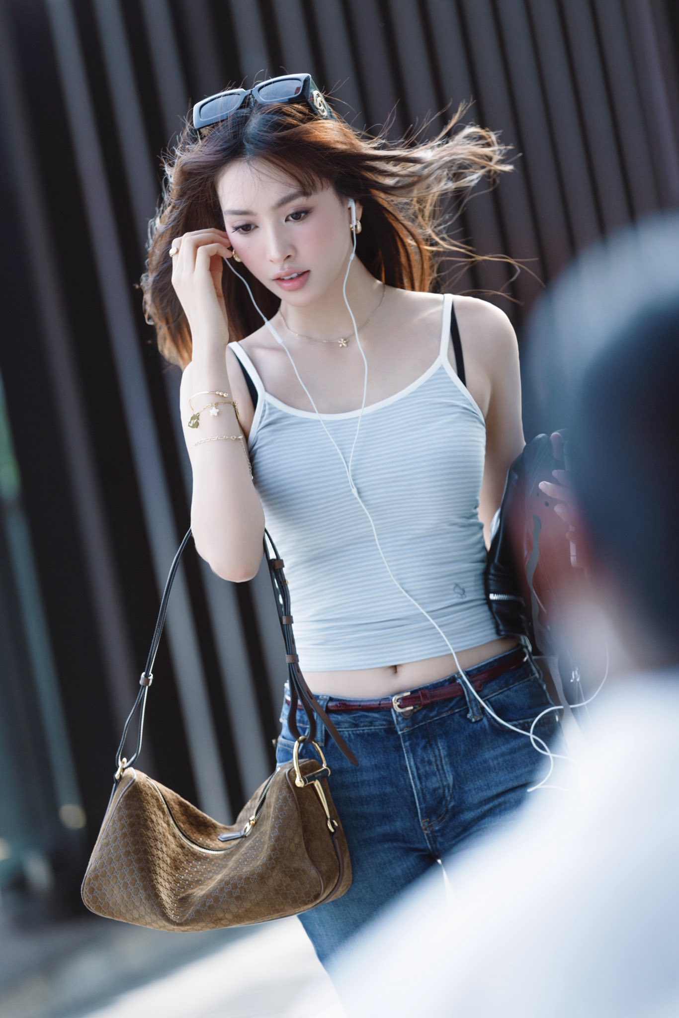 Giải mã chụp trend Trạm Tỷ gây bão mạng xã hội