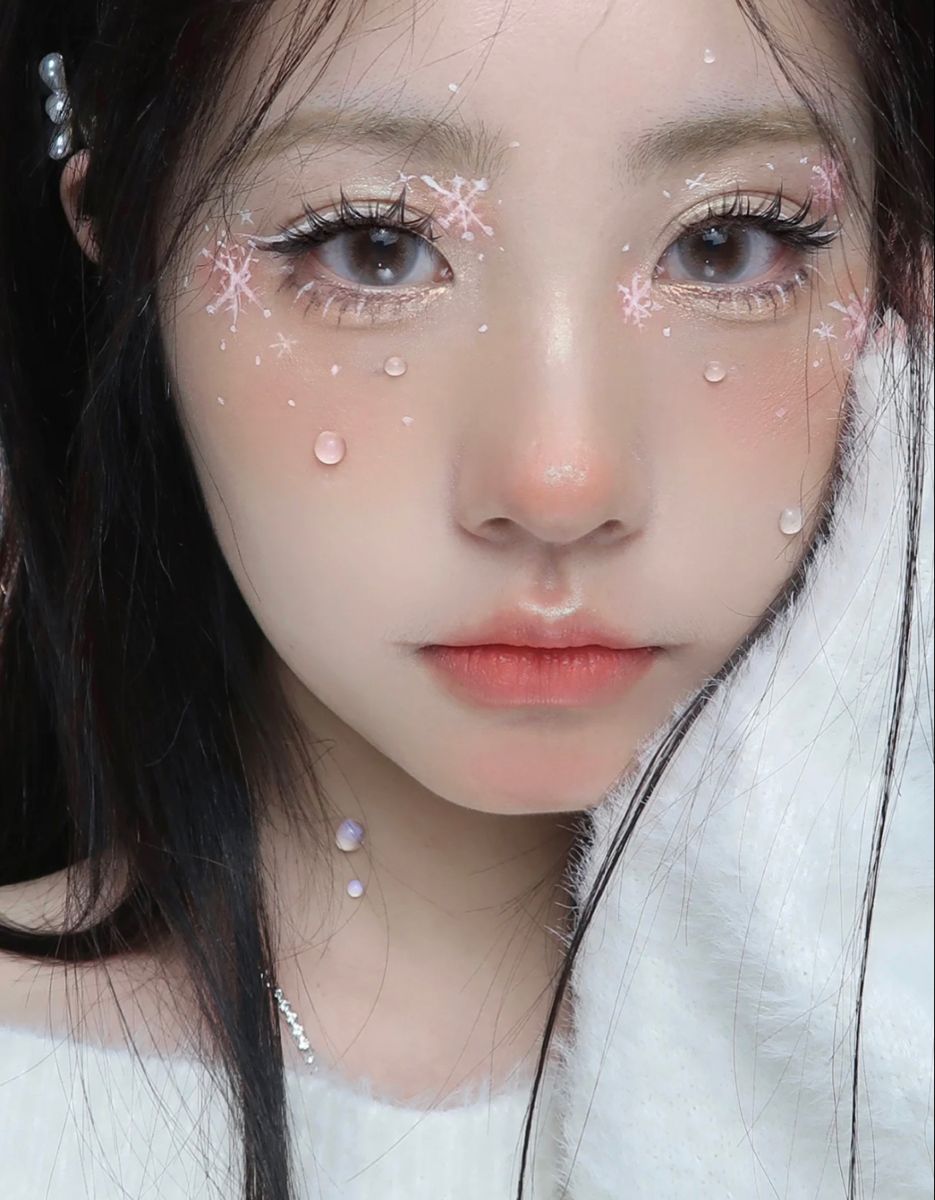 Makeup tone noel phong cách "Frosty" mộng mơ
