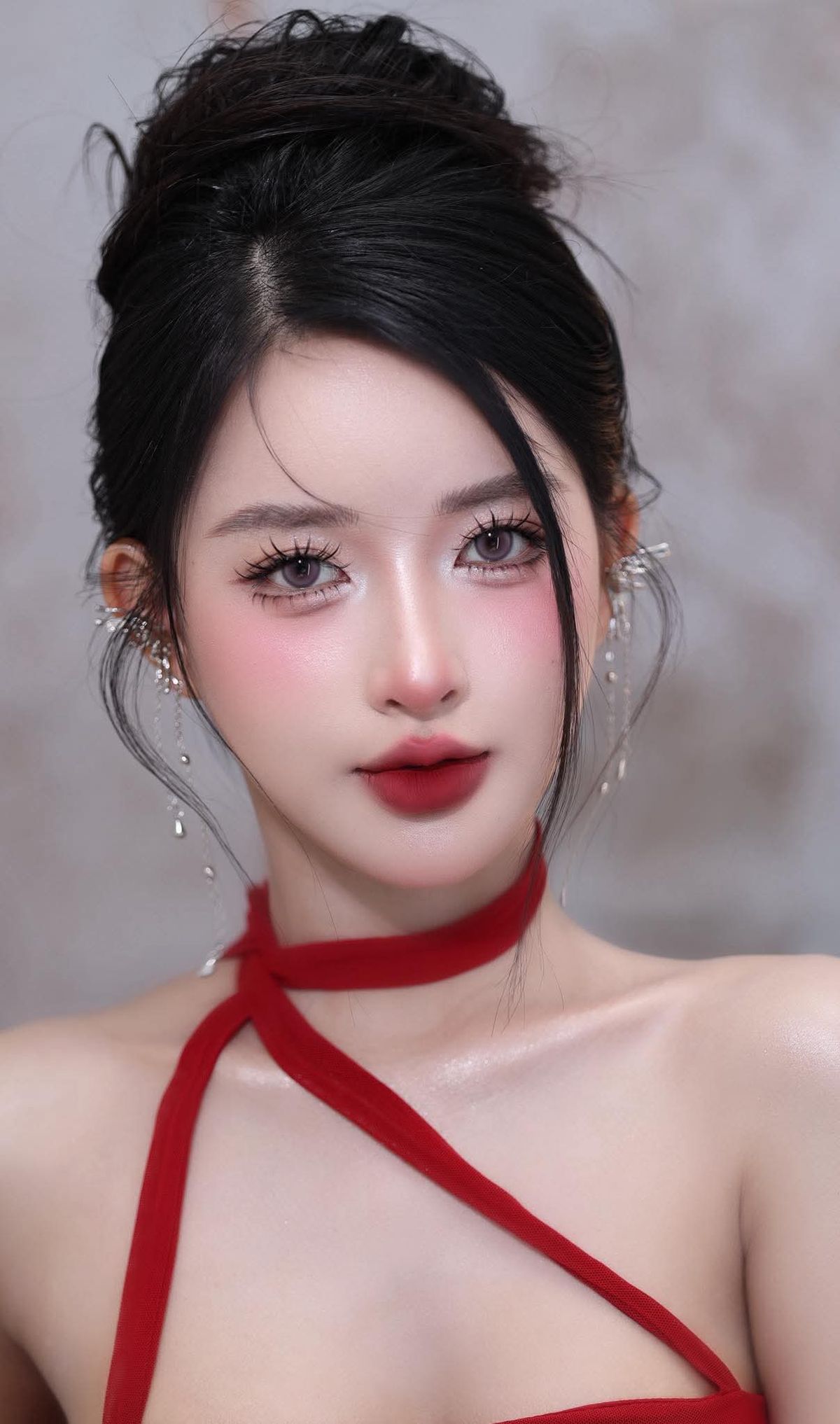 Make up giáng sinh tone đỏ cổ điển kiêu sa