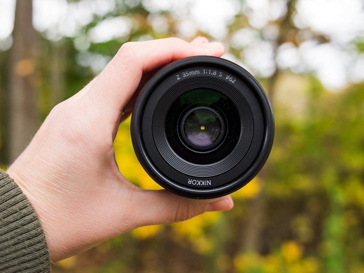 So sánh ống kính Prime và Zoom: Nên mua loại lens nào?