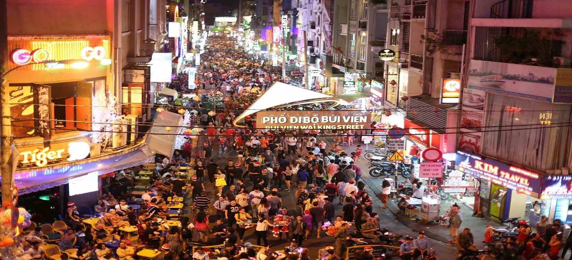 Phố Tây Bùi Viện - Thiên đường giải trí