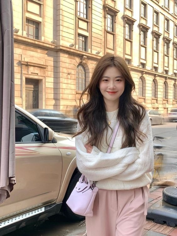 Tạo dáng cạnh vật thể khác