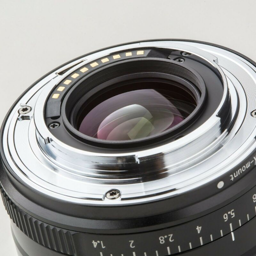 Viltrox AF 56mm f/1.4 XF là ống kính một tiêu cự tương đương 85mm nhỏ gọn