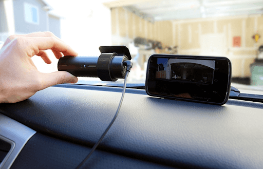 Xác định vị trí lắp camera hành trình cho ô tô