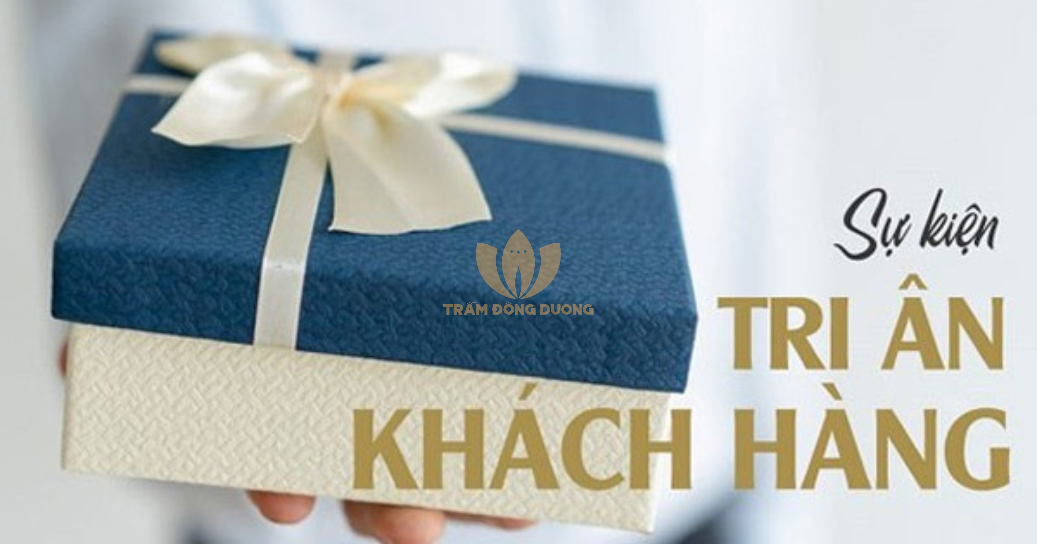 Tặng quà sự kiện tri ân khách hàng