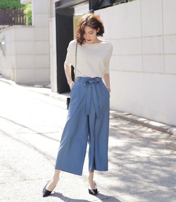 Thanh lịch dạo phố cùng quần culottes và áo thun màu nude