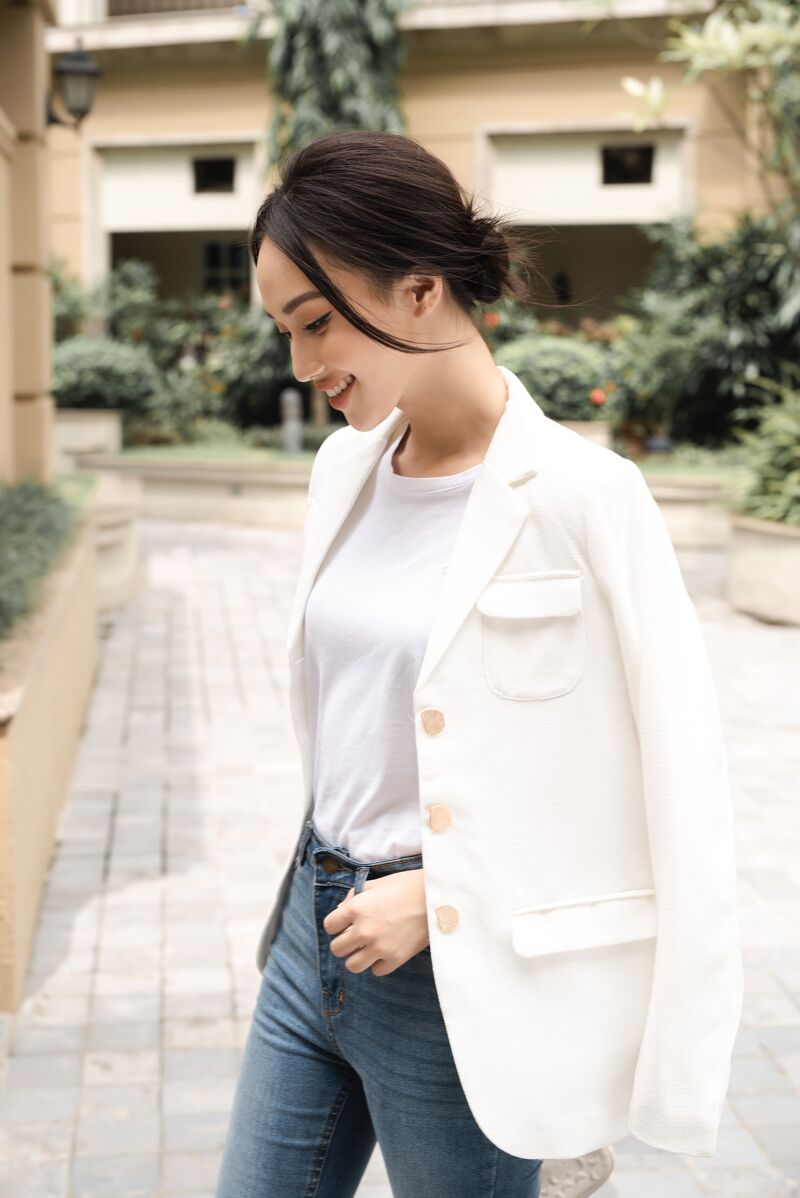 blazer trắng sang trọng