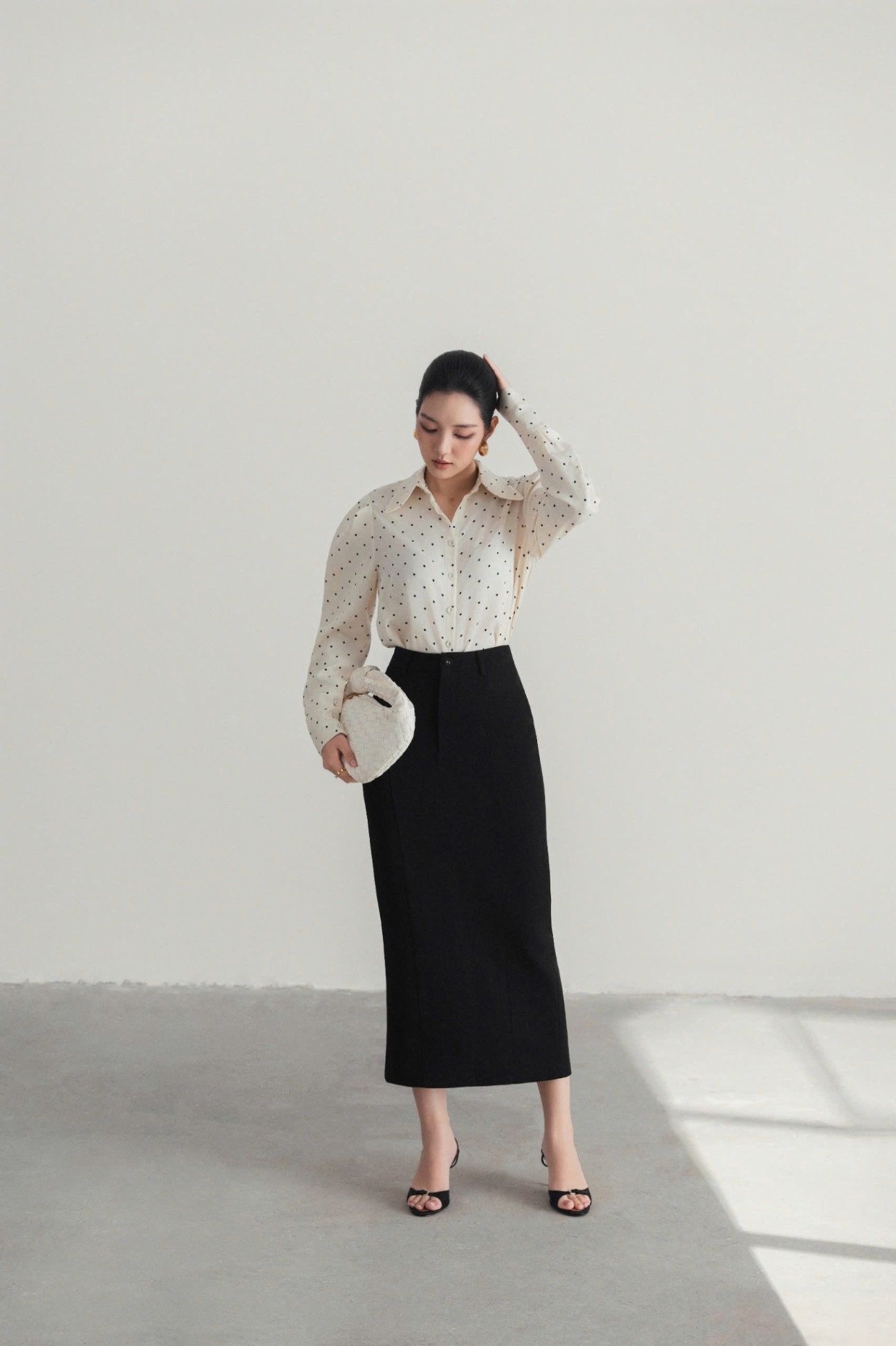 A571 - Sơ mi họa tiết chấm bi cổ đức