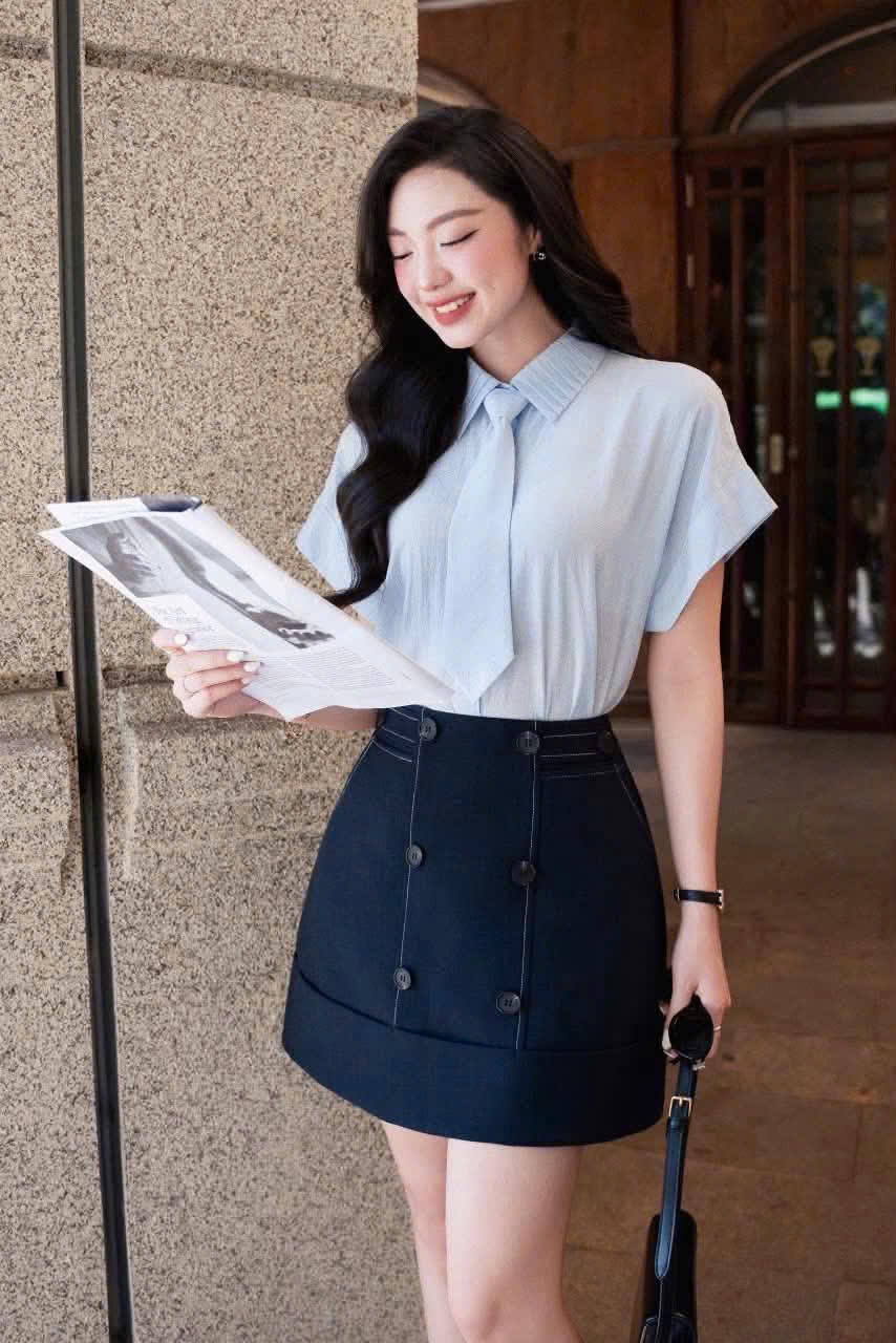 A742 - Sơ mi cổ xếp li kèm cravat
