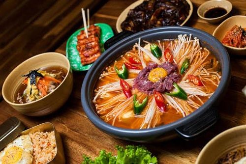 Cách làm lẩu kim chi hải sản