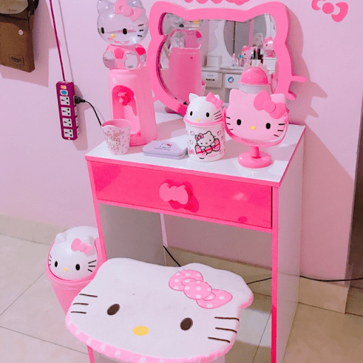 Mẫu bàn trang điểm Hello Kitty cho bé