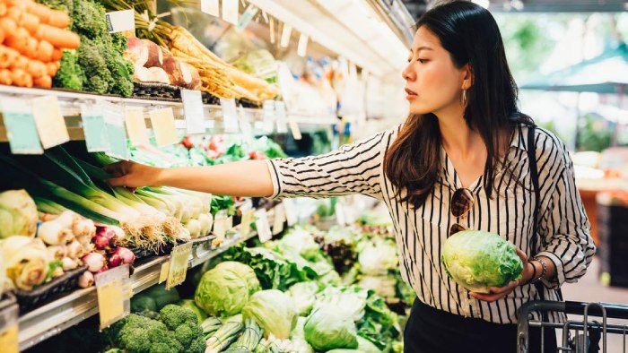 Chọn rau củ quả cuống vẫn còn tươi, không có dấu hiệu dập nát