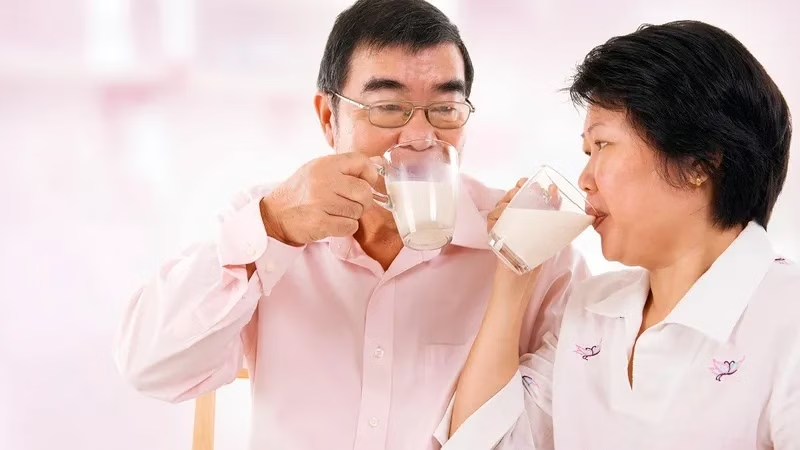 các loại sữa cho người già