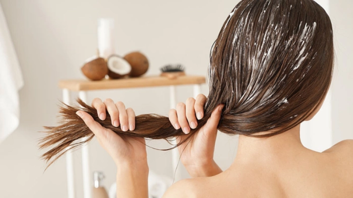 Chăm sóc tóc thường xuyên giúp tóc chắc khỏe, giảm gãy rụng