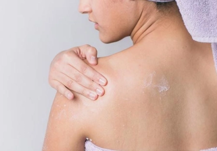 Sử dụng sản phẩm không phù hợp có thể làm da mất độ ẩm, khô ráp