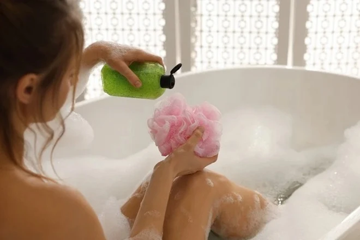 Sữa tắm dịu nhẹ làm sạch da và dưỡng ẩm hàng ngày
