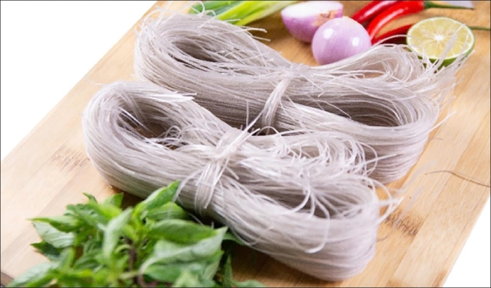 Miến khô làm từ bột dong