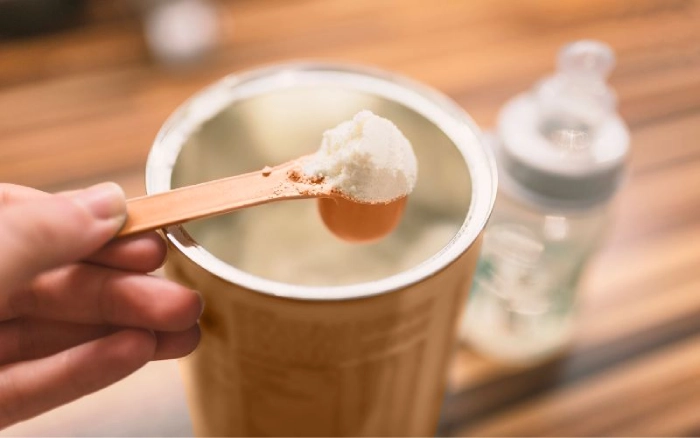 Thời gian sử dụng sữa sau khi mở nắp thường được ghi rõ trên bao bì