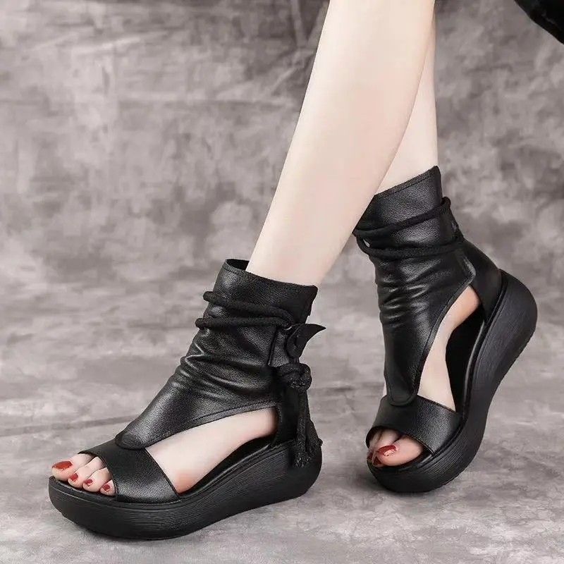 Dép nữ cao cổ phong cách trẻ trung TKO180 (Đen)