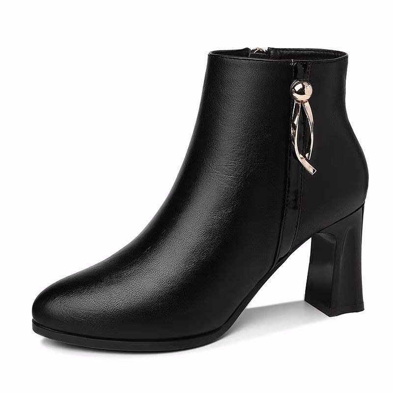 Boots nữ cao gót da bóng, cổ cao, mũi tròn phong cách Hàn Quốc, phù hợp đi chơi đi làm LEV015 (Trắng)