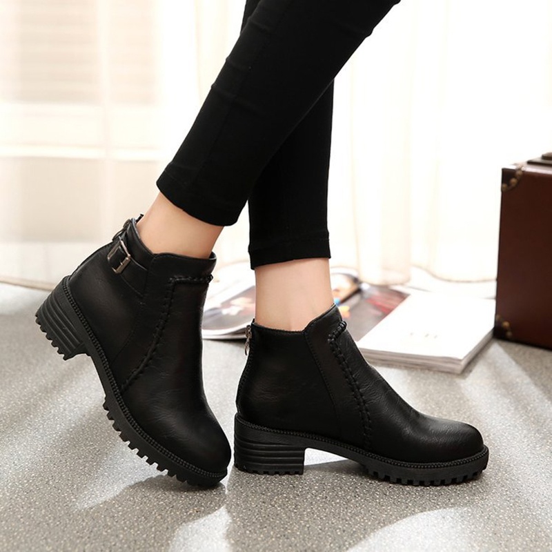 TKO239 - Boots da nữ cao cấp, mũi tròn, phong cách Âu Mỹ (Đen)