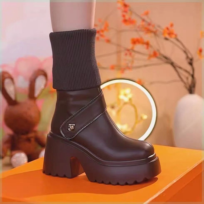 POG010 - Boots nữ thời trang đế dày 8 cm, phong cách Hàn Quốc - Đen