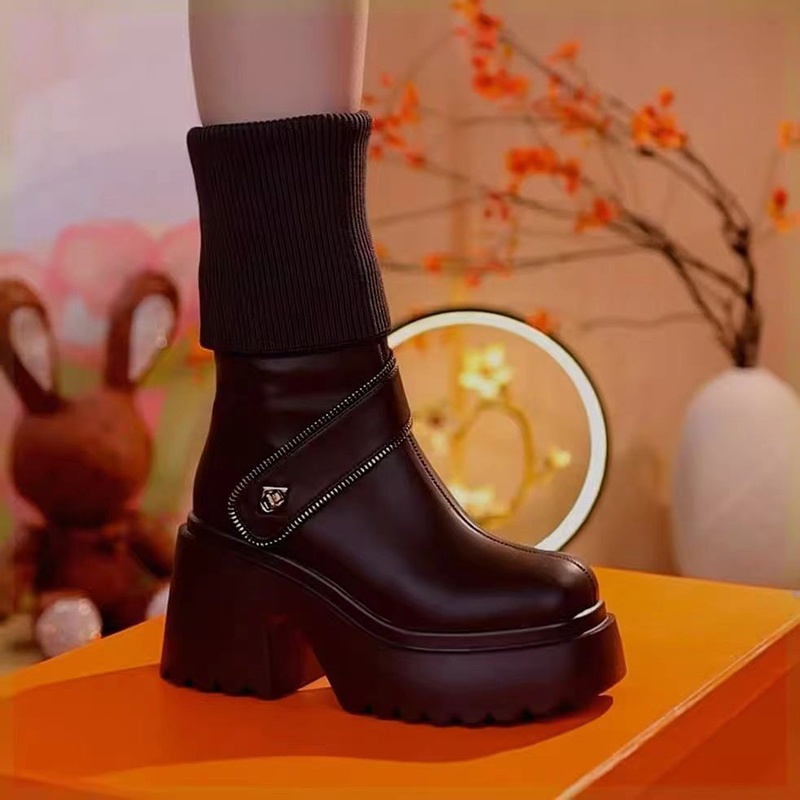 POG010 - Boots nữ thời trang đế dày 8 cm, phong cách Hàn Quốc - Đen