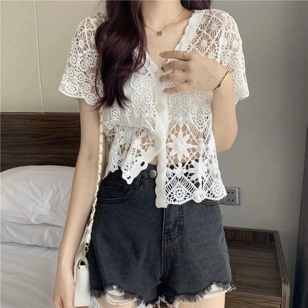 SOM009 - Áo cardigan mùa hè cộc tay đan móc rỗng, họa tiết ren trẻ trung - Be