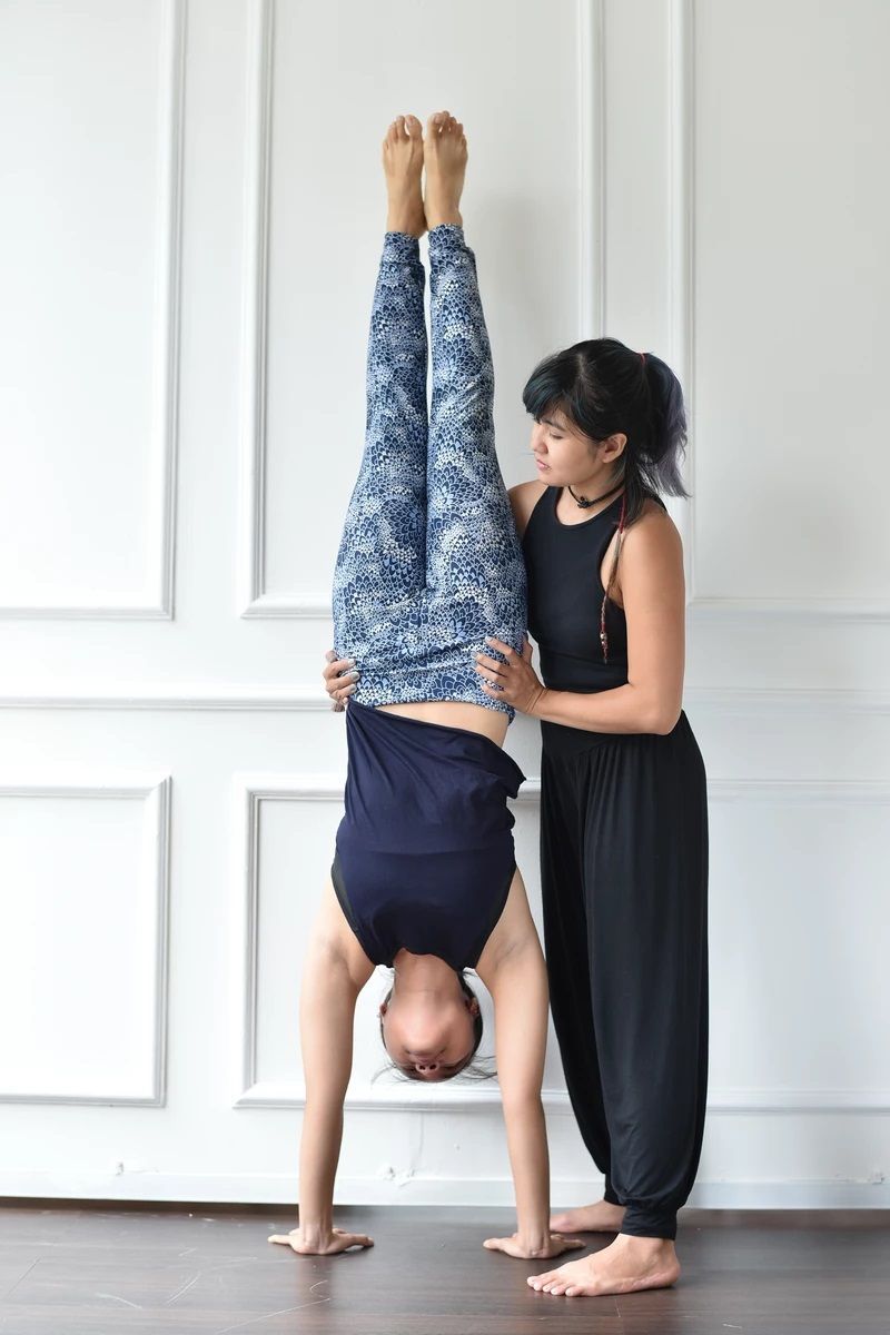 Tuyệt chiêu làm chủ động tác L Shape Handstand Yoga, và nhận lấy lợi ích tuyệt vời cho sức khỏe