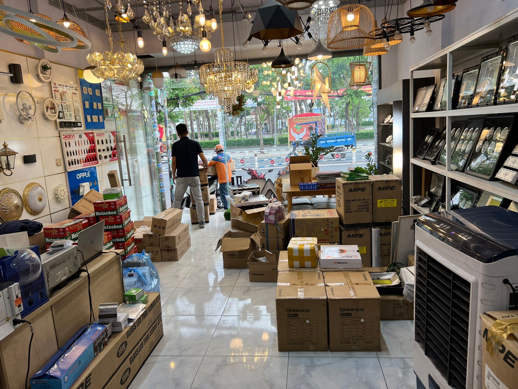 Đèn led MPE Quận 5 - Tìm nhà phân phối giá tốt Đèn Led MPE chính hãng tại Quận 5 Tp.HCM