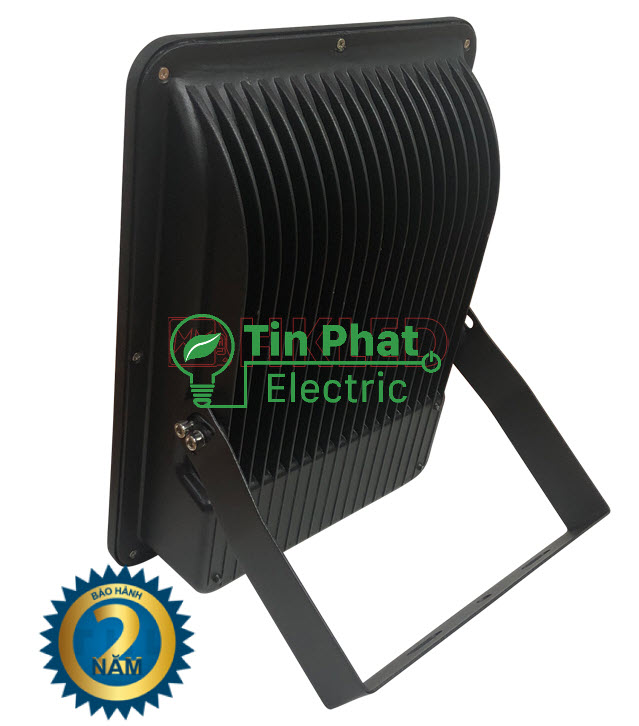 Đèn pha ly 150w IP66, Chip Lumileds Philips SMD 3030, Nguồn DONE, Ánh sáng Trung Tính 4000K