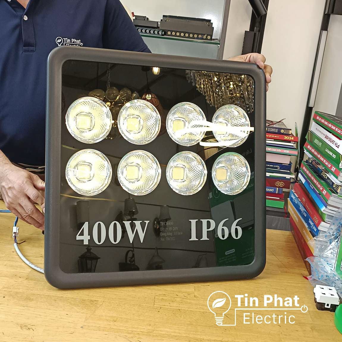 Đèn pha ly 400w IP66, Chip Lumileds Philips SMD 3030, Nguồn PHILIPS, Ánh sáng Trắng 6000K