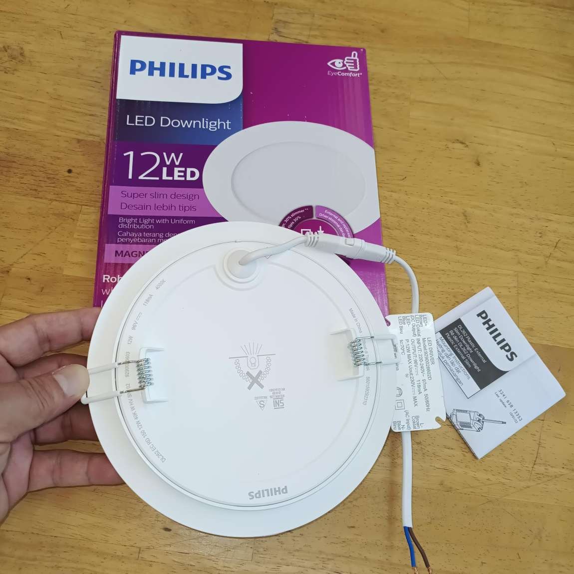 Đèn LED Âm Trần Siêu Mỏng PHILIPS 12W ( LED Downlight MAGNEOS DL262 )