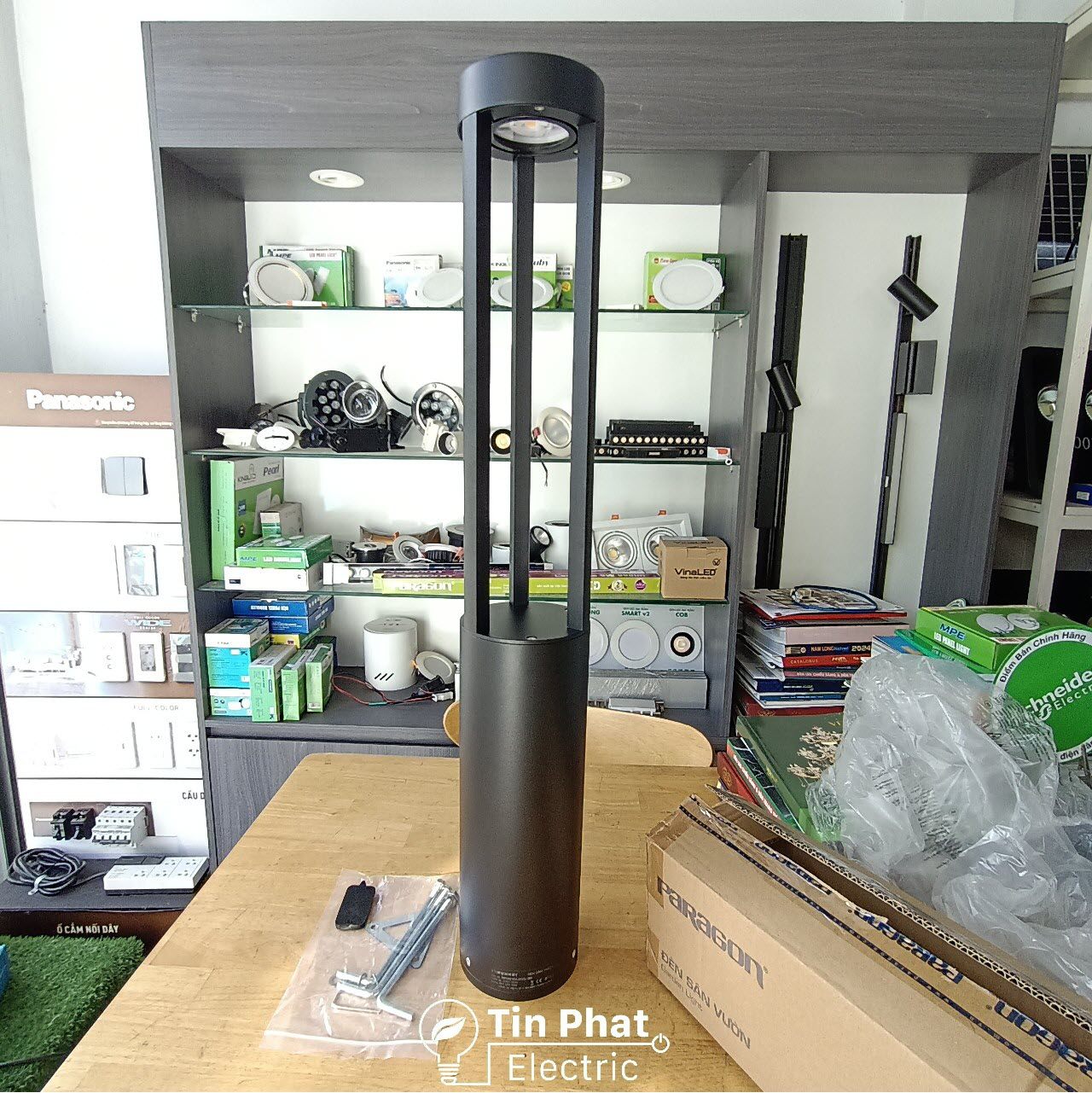 PPOQ10L800 ( Đèn LED Sân Vườn Paragon 10W )