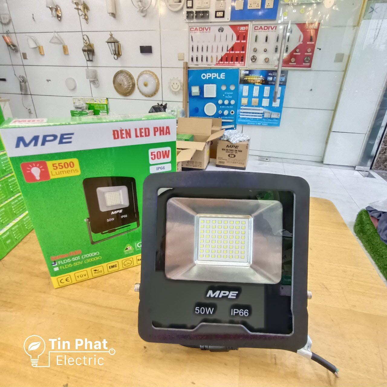 FLD5-50T (Đèn led pha 50W trắng)