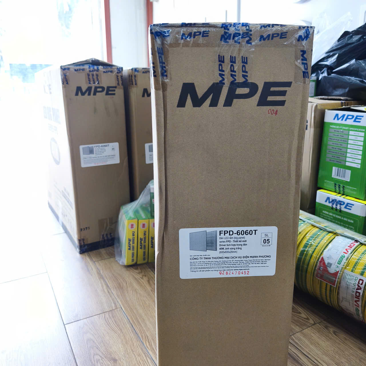 LED BIG PANEL FPD-6060 ( Đèn led MPE panel 40W, Size 600x600x35mm, 2 loại ánh sáng Trắng, Trung tính )
