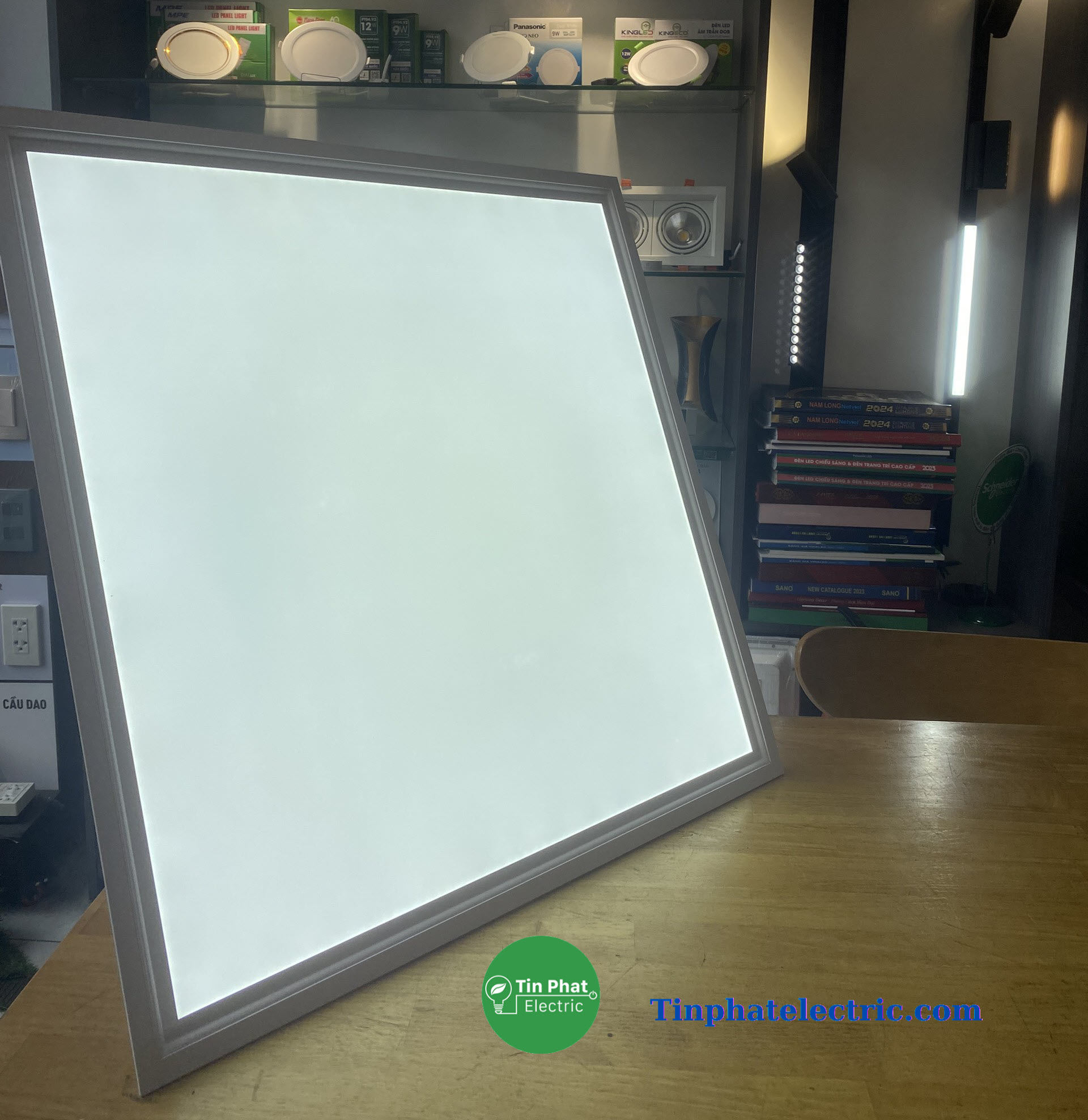 TP-12986 - Đèn LED Panel Tấm Lotus Lighting 48W - Ánh sáng ( Trắng, Vàng, Trung tính )